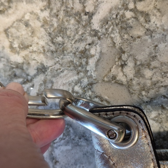 B. Makowsky Silver Distressed Leather Crossbody Handbag - Picture 12 of 13